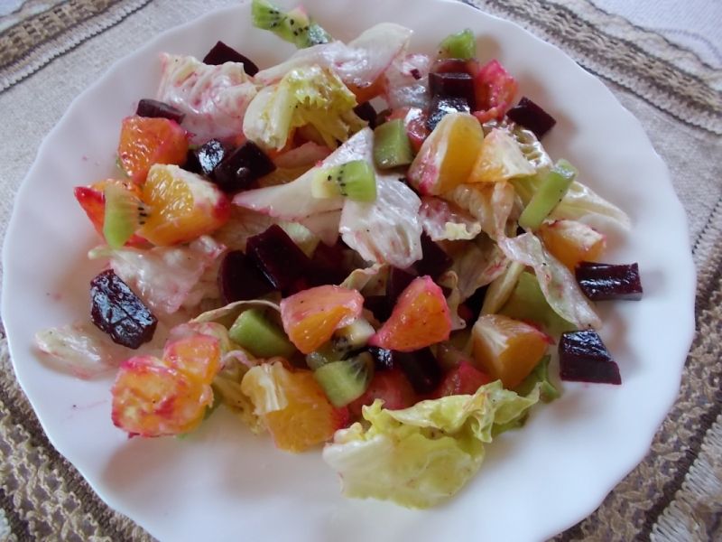 Sałatka owocowo warzywna  Sałatka owocowo warzywna