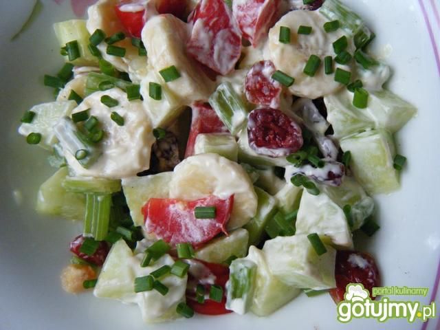 Sałatka owocowo-warzywna z jogurtem Sałatka owocowo-warzywna z jogurtem