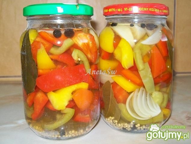 Sałatka paprykowa w marynacie
