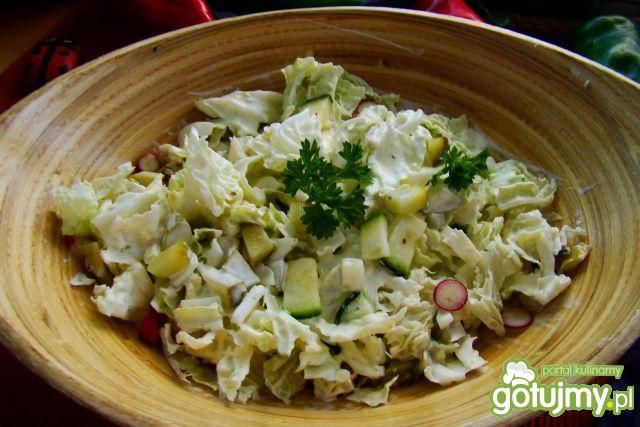 Sałatka pekińska z cukinią 
