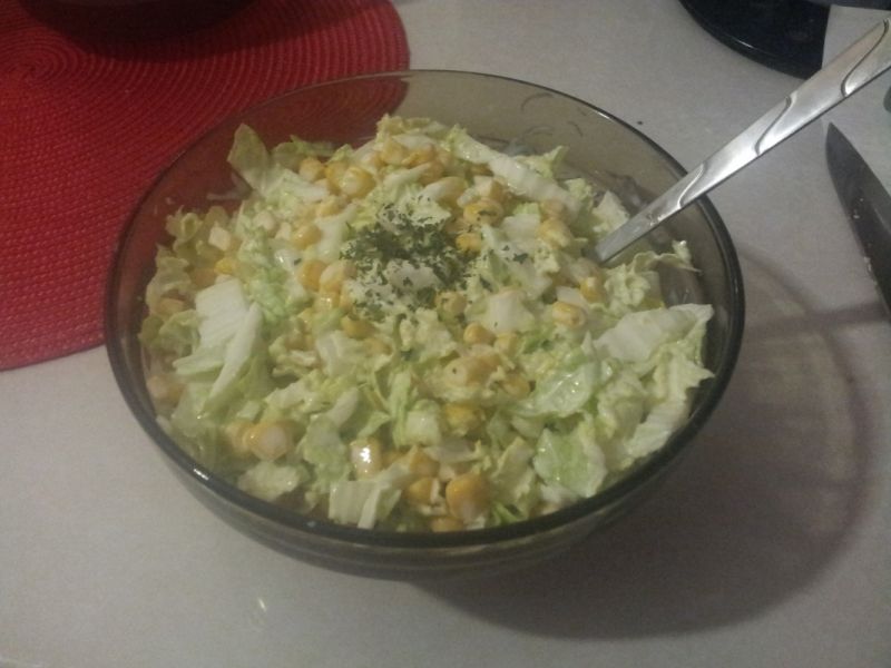 Sałatka pekińska z kukurydzą Sałatka pekińska z kukurydzą