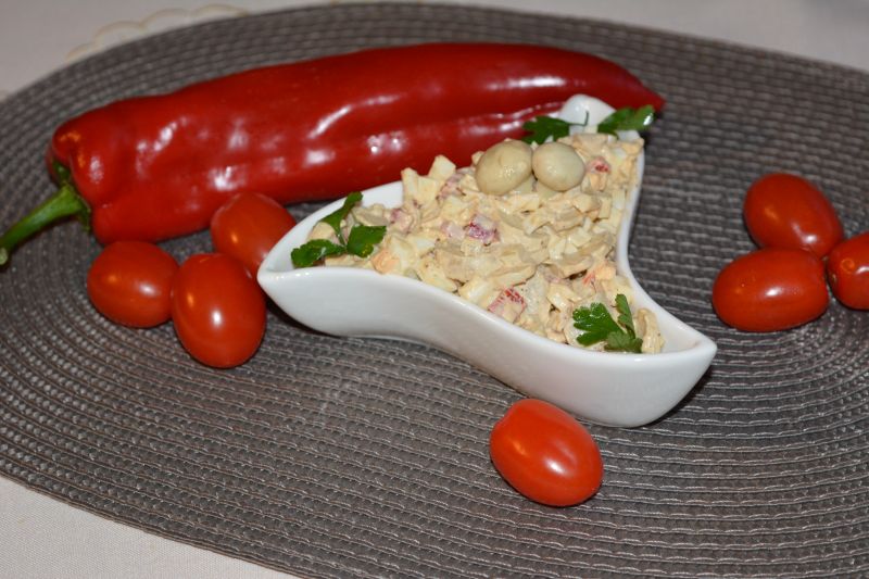 Sałatka pieczarkowa z papryką Sałatka pieczarkowa z papryką