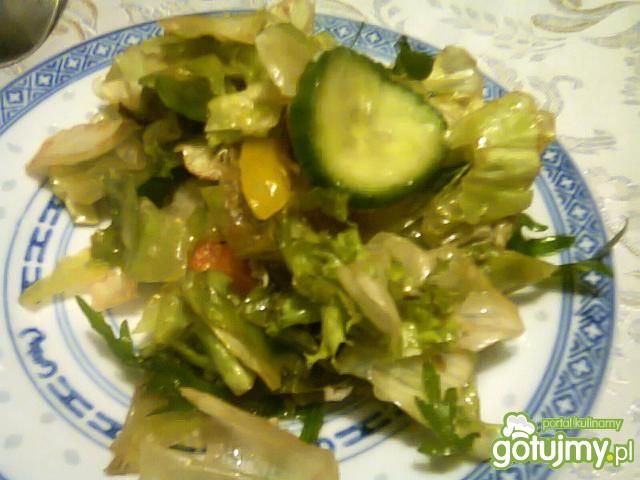 Sałatka 'pół na pół'  Sałatka 'pół na pół'