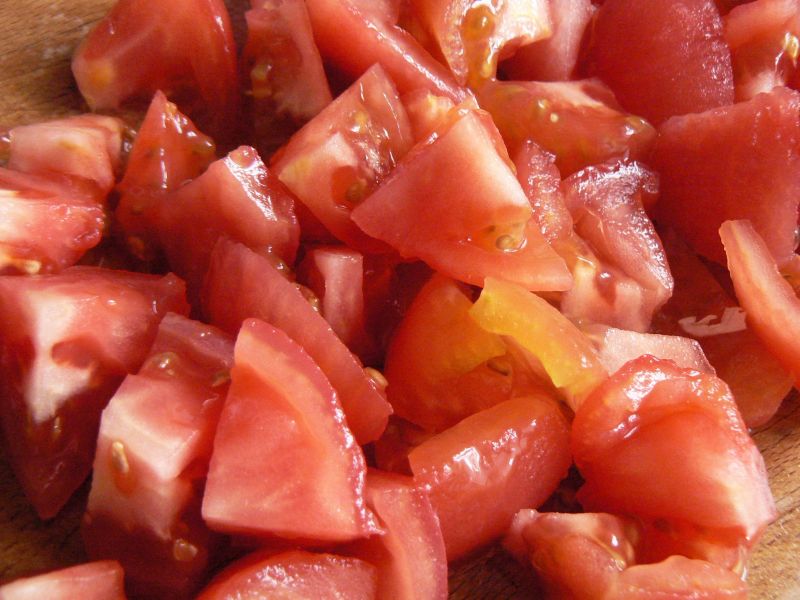 Sałatka pomidor rzodkiewka sałata i pyszny sos
