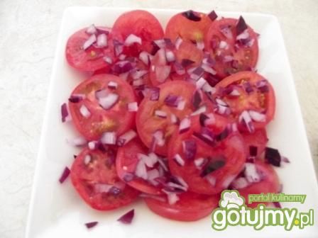 Sałatka pomidorowa z dressingiem harissa