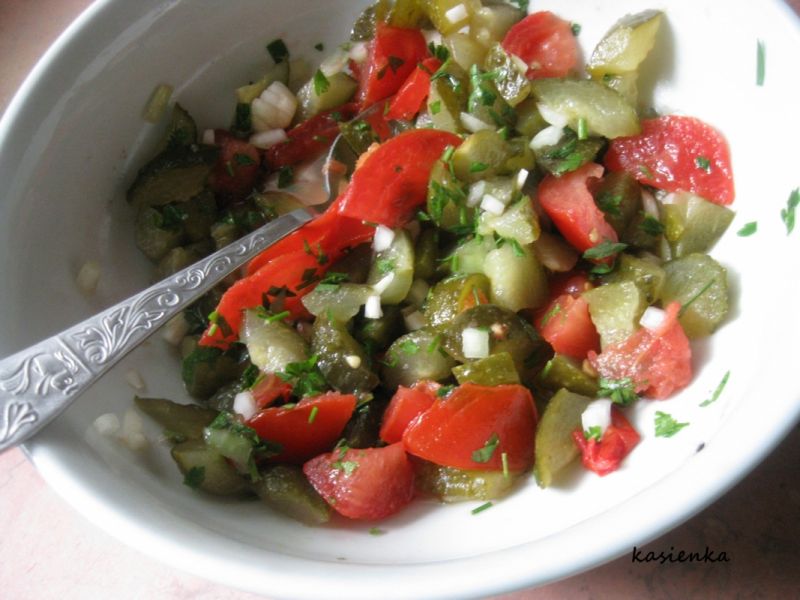 Sałatka pomidorowo-ogórkowa z pietruszką