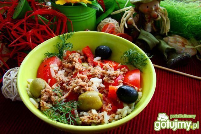 Sałatka pomidorowo ryżowa  Sałatka pomidorowo ryżowa