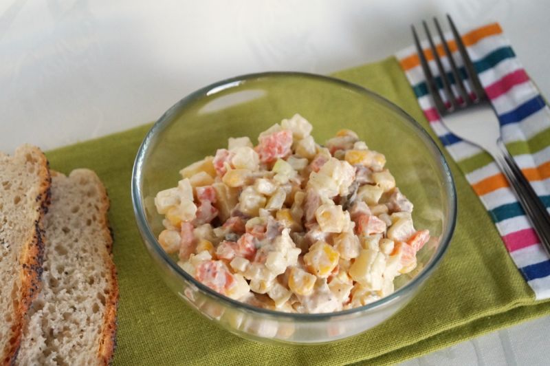 Sałatka poniedziałkowa Sałatka poniedziałkowa