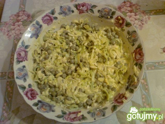 Sałatka porowa z groszkiem i majonezem Sałatka porowa z groszkiem i majonezem