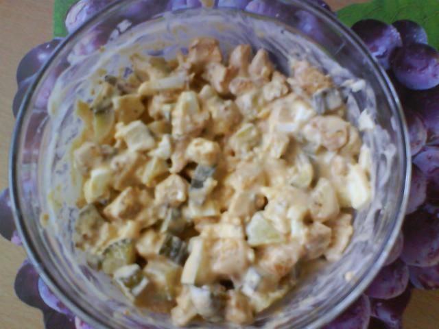 Sałatka prawie gyros:)