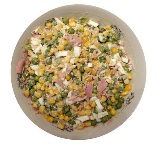 Sałatka puszkowa z tuńczykiem