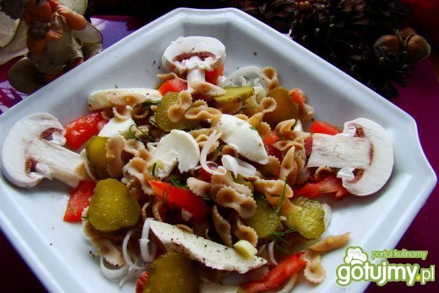 Sałatka razowa z pieczarkami  Sałatka razowa z pieczarkami