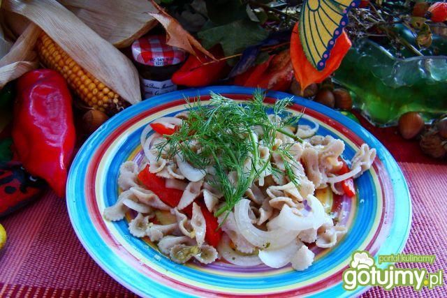 Sałatka razowa z sosem winegret  Sałatka razowa z sosem winegret