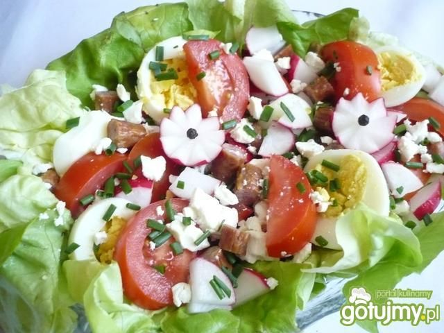 Sałatka rozmaitości z kabanosem Sałatka rozmaitości z kabanosem