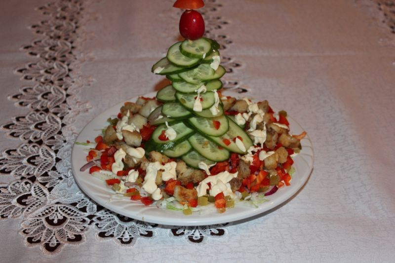 Sałatka rybna choinka Sałatka rybna choinka