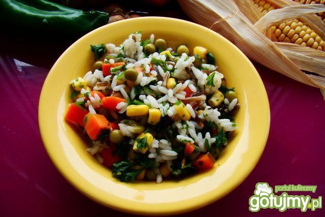 Sałatka ryżowa kolorowa dla wegan  Sałatka ryżowa kolorowa dla wegan