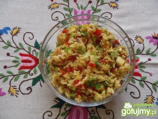 Sałatka ryżowa z ananasem wg szpileczki