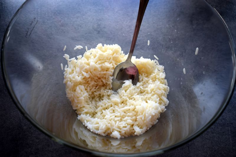 Sałatka ryżowa z fasolką szparagową i rzodkiewką