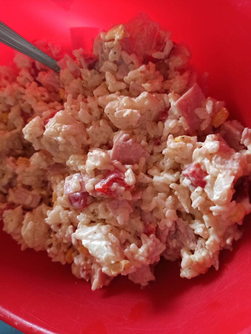 Sałatka ryżowa z kalafiorem