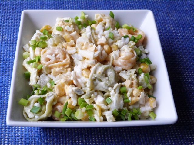 Sałatka ryżowa z kukurydzą i tortellini Sałatka ryżowa z kukurydzą i tortellini