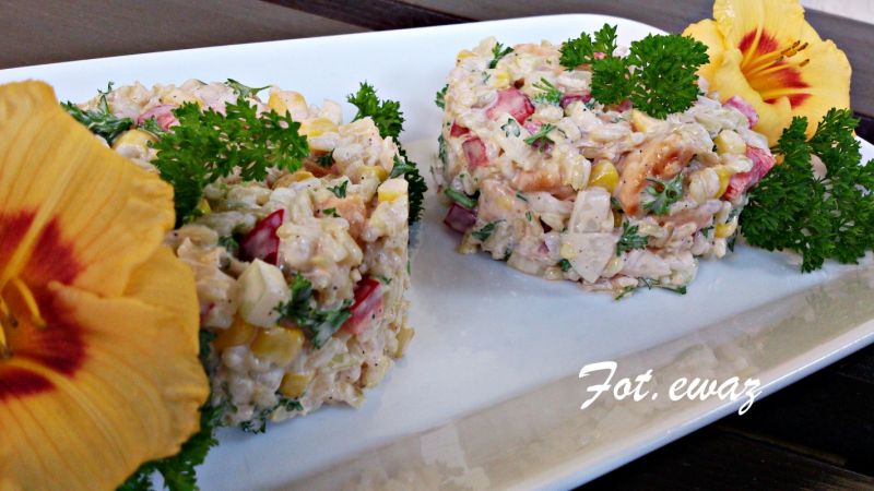 Sałatka ryżowa z kurczakiem