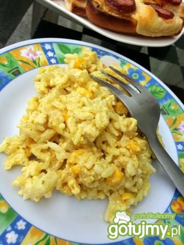 Sałatka ryżowa z kurczakiem i curry Sałatka ryżowa z kurczakiem i curry