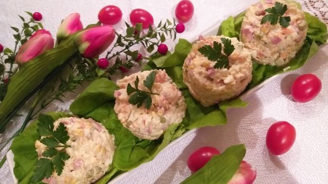 Sałatka ryżowa z mortadelą