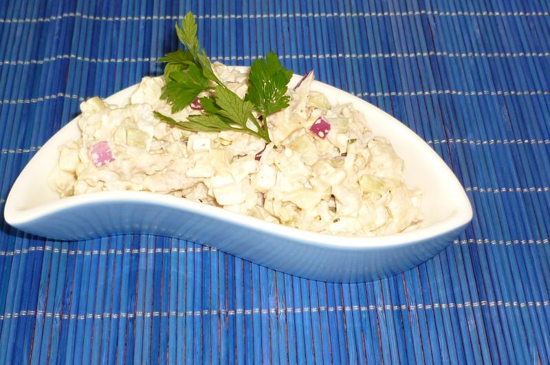 Sałatka ryżowa z pieczarkami i tuńczykiem