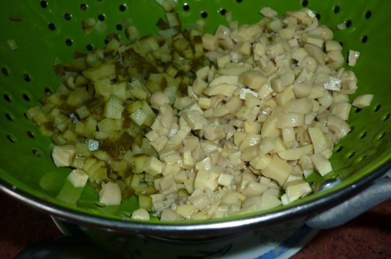 Sałatka ryżowa z pieczarkami i tuńczykiem