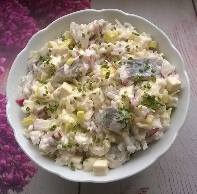 Sałatka ryżowa z porem, matiasem, mozzarellą