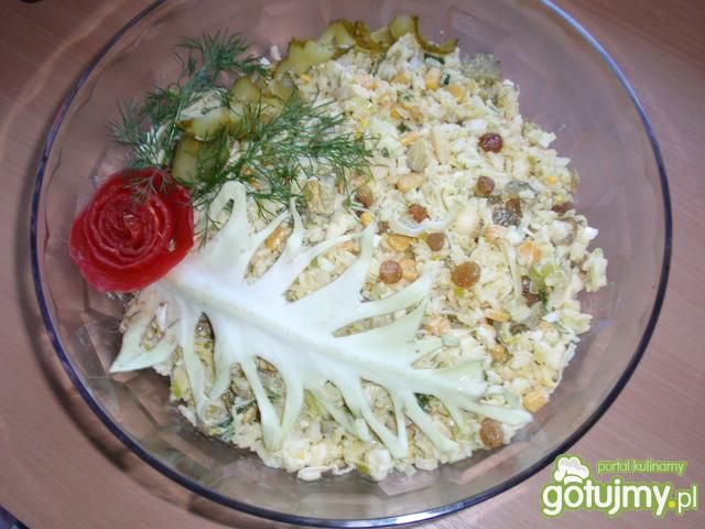 Sałatka ryzowa z rodzynkami Sałatka ryzowa z rodzynkami