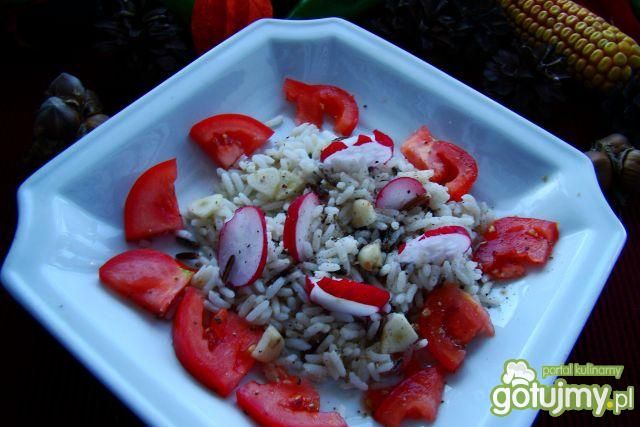 Sałatka ryżowa z rzodkiewką i czosnkiem  Sałatka ryżowa z rzodkiewką i czosnkiem