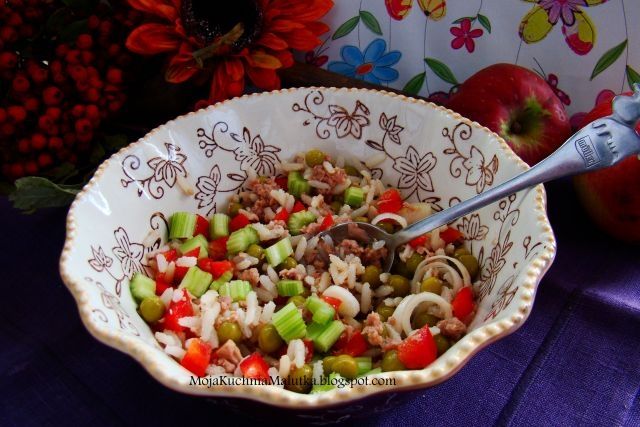 Sałatka ryżowa z tuńczykiem 