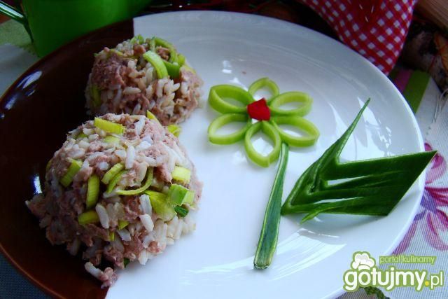 Sałatka ryżowa z tuńczykiem i porem  Sałatka ryżowa z tuńczykiem i porem