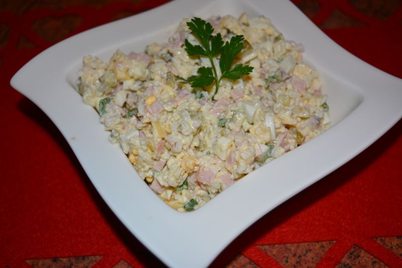 Sałatka ryżowa ze śledziem Sałatka ryżowa ze śledziem