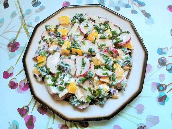 Sałatka rzodkiewkowa 