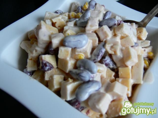 Sałatka serowa z ananasem3