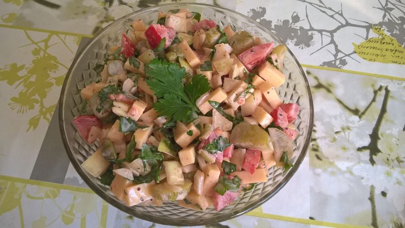 Sałatka serowa z natką pietruszki Sałatka serowa z natką pietruszki