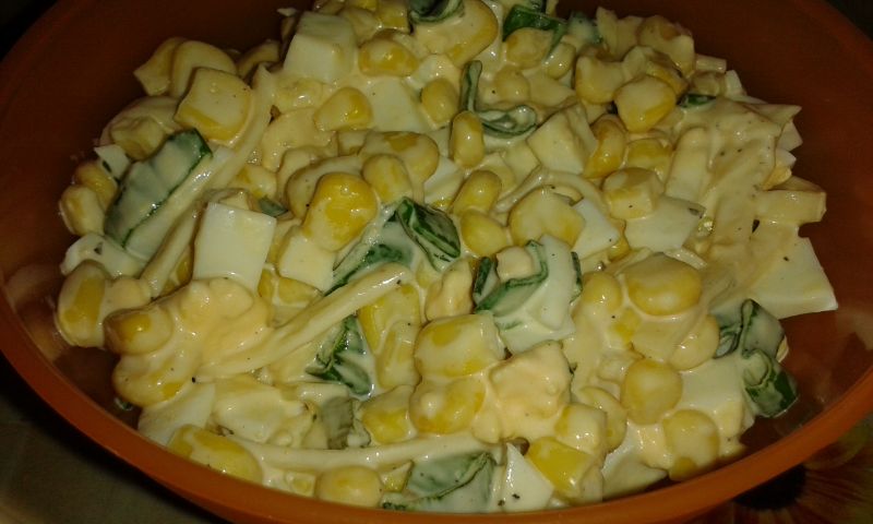 Sałatka serowo – kukurydziana Sałatka serowo – kukurydziana