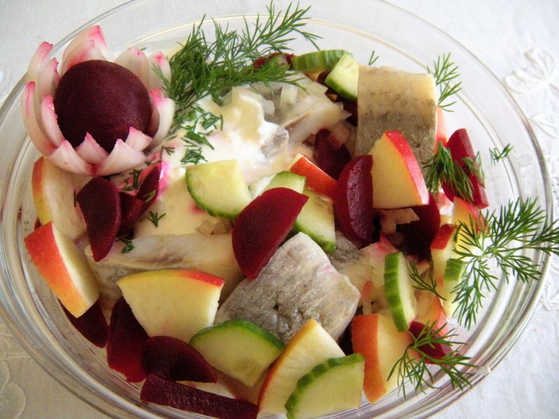 Sałatka śledziowa Sałatka śledziowa