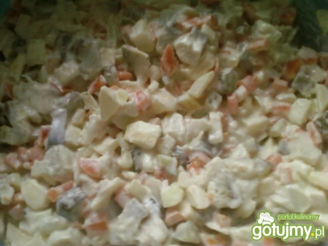 Sałatka śledziowa 6