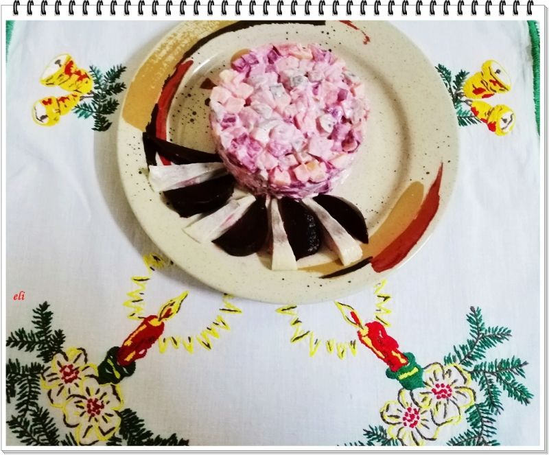 Sałatka śledziowa Eli z burakiem Sałatka śledziowa Eli z burakiem