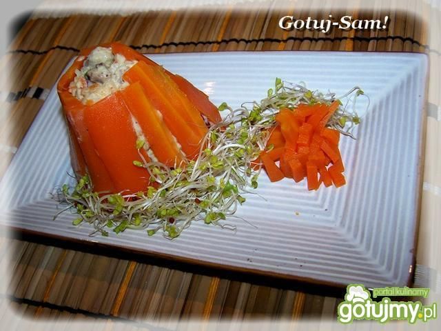 Sałatka śledziowa w marchewkowym kominku