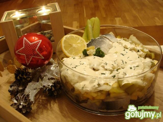 Sałatka śledziowa wigilijna