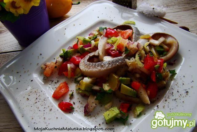 Sałatka śledziowa z awokado