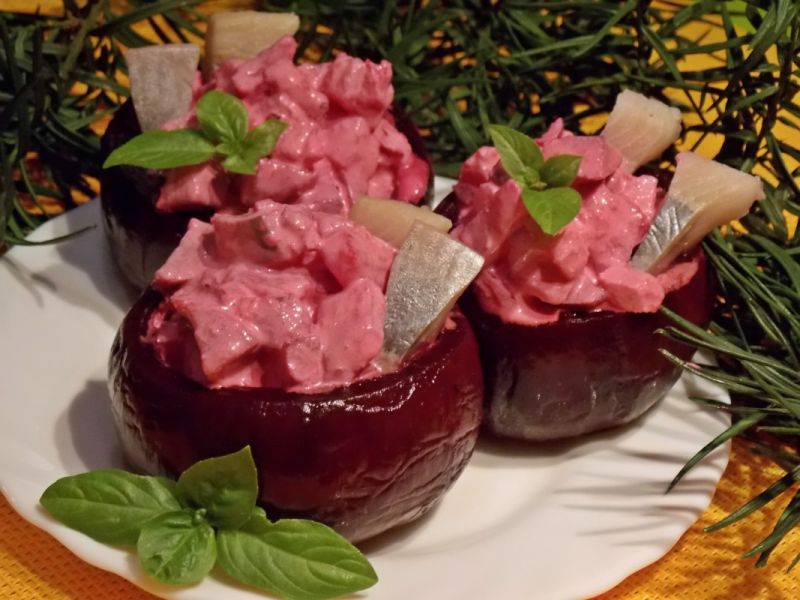 Sałatka śledziowa z buraczkami