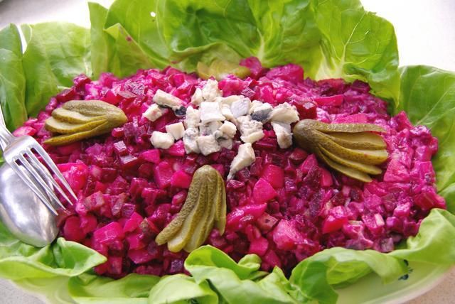 Sałatka śledziowa z burakami