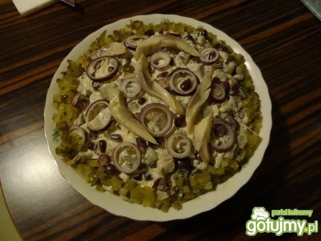 sałatka śledziowa z czerwoną fasolką  sałatka śledziowa z czerwoną fasolką