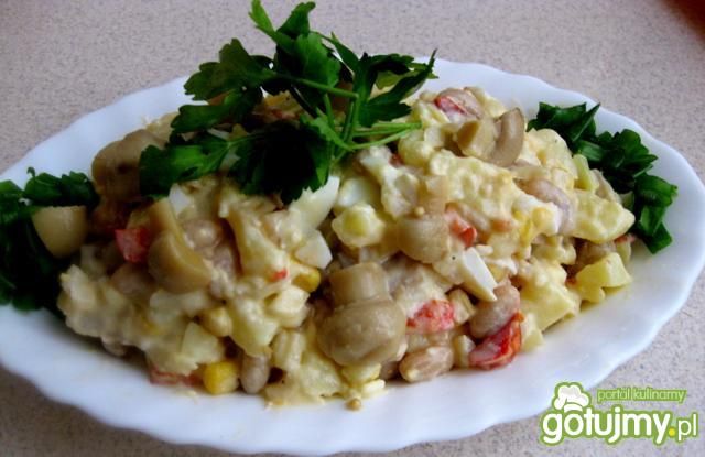 Sałatka śledziowa z fasolą wg Heni