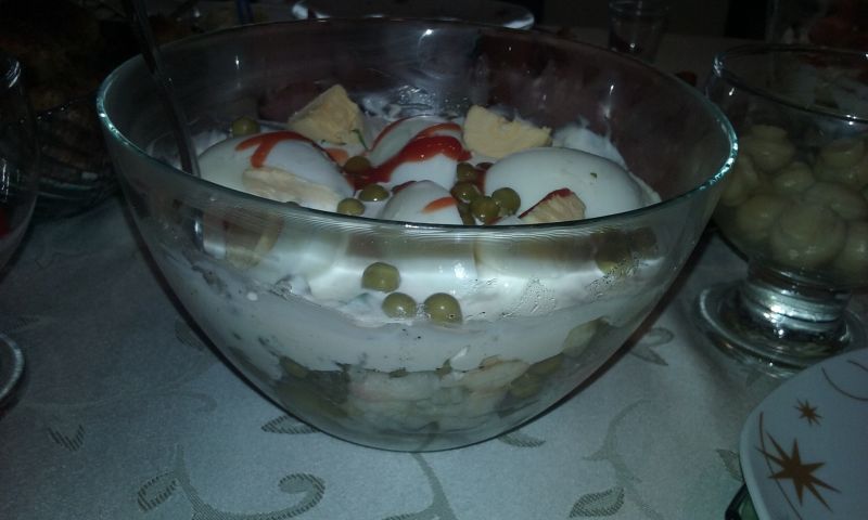 Sałatka śledziowa z groszkiem